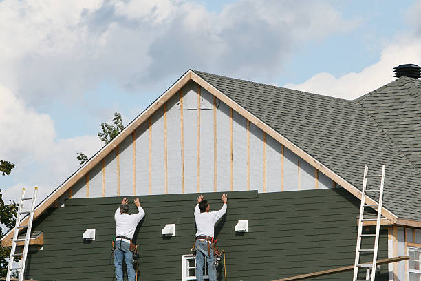 Professional Siding Replacement technician working in Richmond Dale, OH